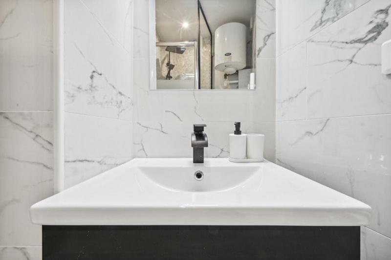 Superbe Appartement 2 Pieces ปารีส ภายนอก รูปภาพ